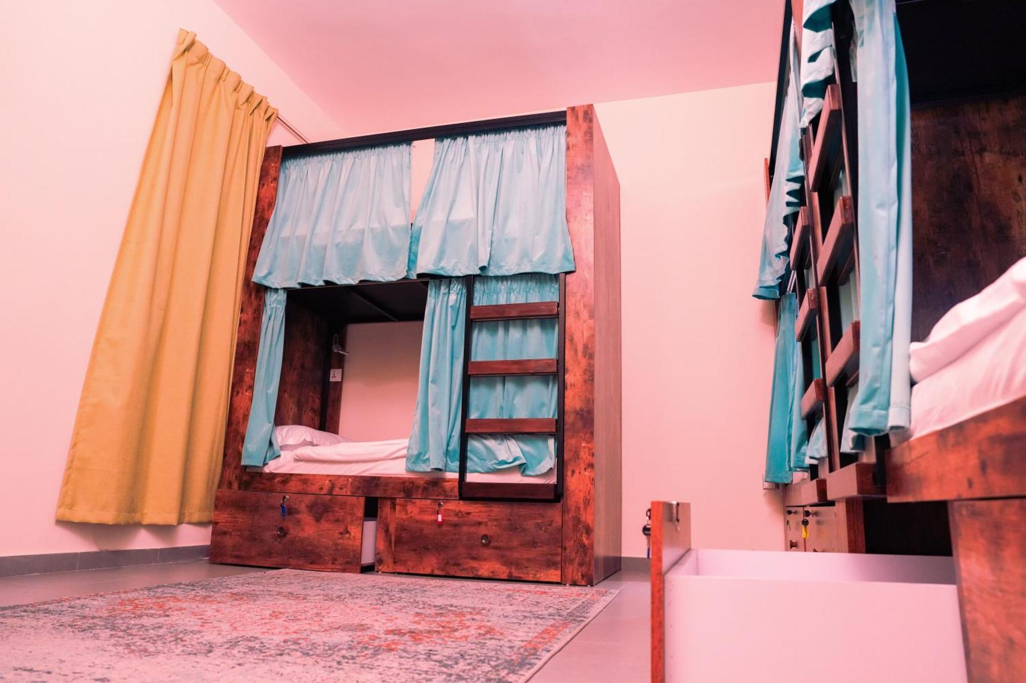 The Villa Hostel - By Lunar Abu Dhabi Eksteriør bilde