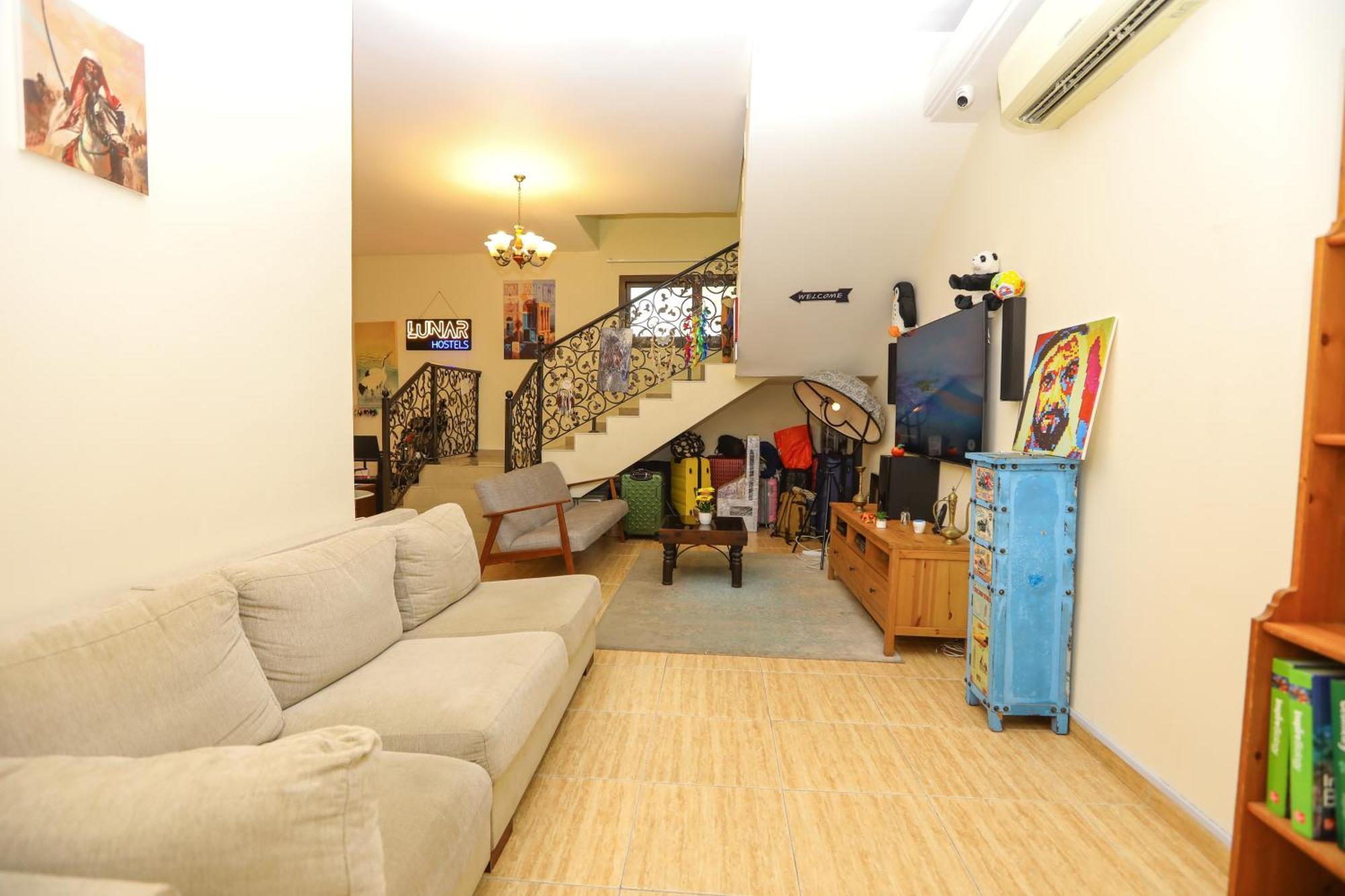The Villa Hostel - By Lunar Abu Dhabi Eksteriør bilde